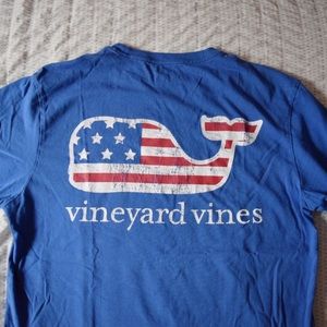 Vineyard Vines tshirt